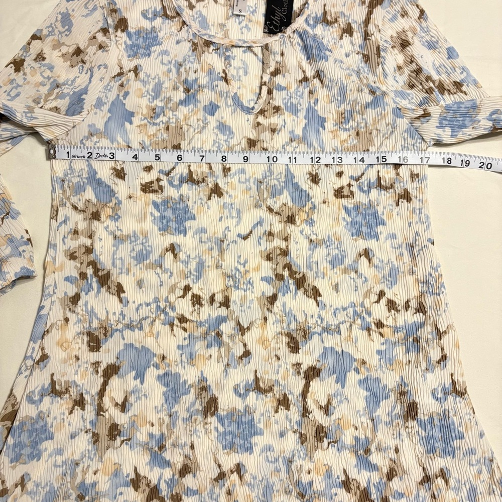 Floral Print Pleated Blouse by Ethyl clothing - Picture 2 of 6